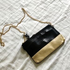 Sling purse